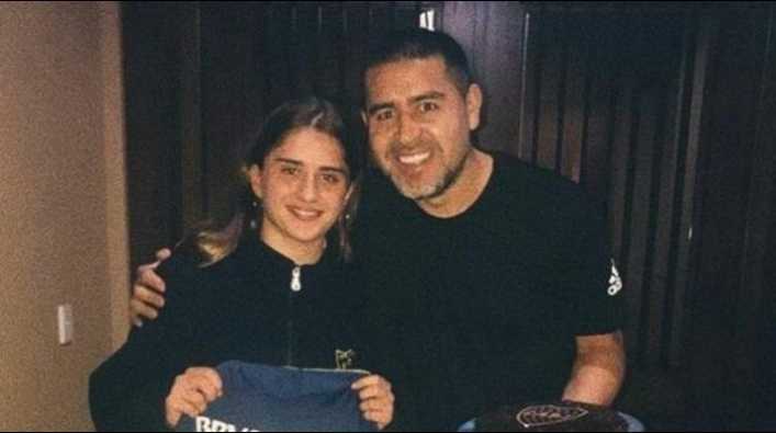 Fue hasta la casa de Riquelme para darle un regalo y...