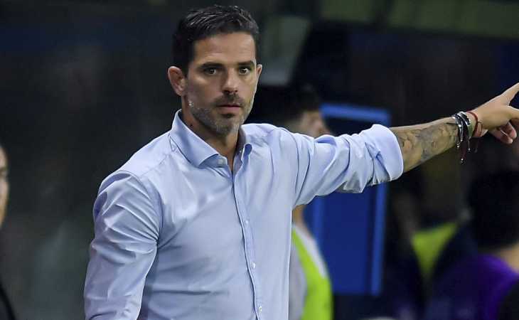 Gago podría meter un cambio de esquema en Boca por la baja de Cavani: “Es una opción real”