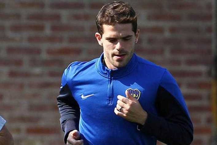Fernando Gago volvió a entrenarse y sería titular ante Colón