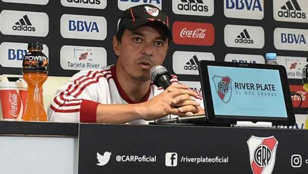 Gallardo agradeció elogios de Riquelme