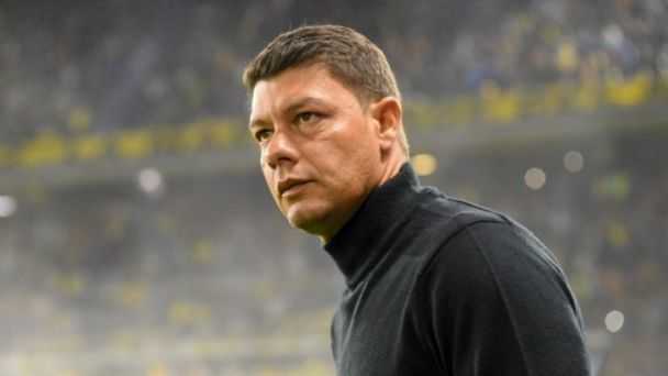 Giro inesperado: Riquelme toma la decisión menos pensada con Battaglia