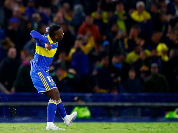 Golazo de Advíncula fue elegido en el top 5 de la fase de grupos de Copa Libertadores