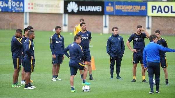 Guillermo cambió de esquema y probó con Bou para enfrentar a Temperley