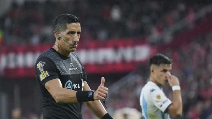 Hallazgo: el gesto de Falcón Pérez en un lateral para Boca ¡un minuto antes del polémico gol de Racing!