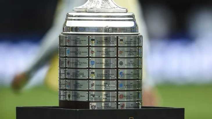 Hay 3 opciones: CONMEBOL hará un cambio en el trofeo de la Copa Libertadores
