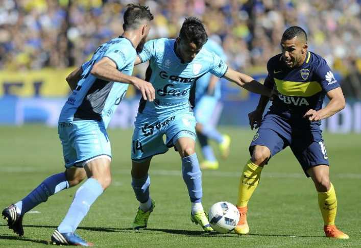 Tevez: “Hay que bajar los decibeles, es un partido”