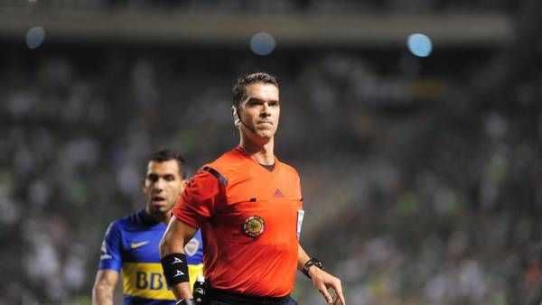 La historia del árbitro del polémico arranque de Boca en la Libertadores