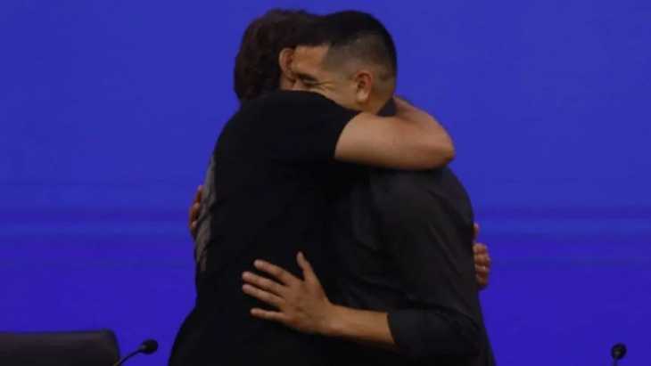 Hizo mucha fuerza para venir: Riquelme presentó a Diego Martínez como DT y le dio la bienvenida a Boca