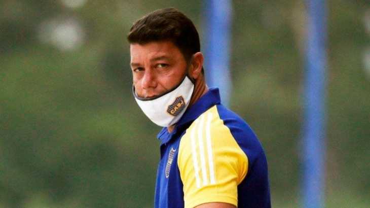 Hubo acuerdo entre Battaglia y Riquelme para que siga como entrenador