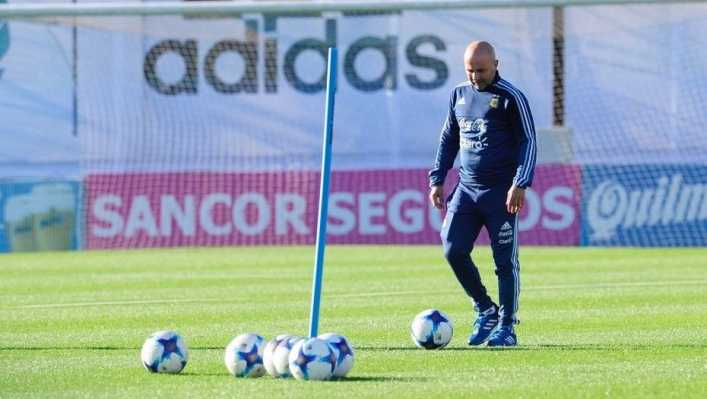 Icardi o Benedetto es una de las dudas en el plan de Sampaoli