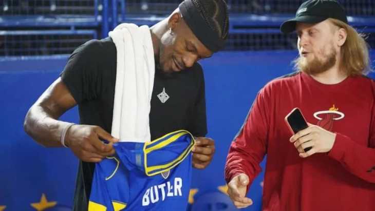 Jimmy Butler, la estrella de la NBA que se puso la camiseta de Boca, elogió a la Bombonerita y gritó Dale Bo Jimmy Butler, la estrella de la NBA que se puso la camiseta de Boca, elogió a la Bombonerita y gritó Dale Bo