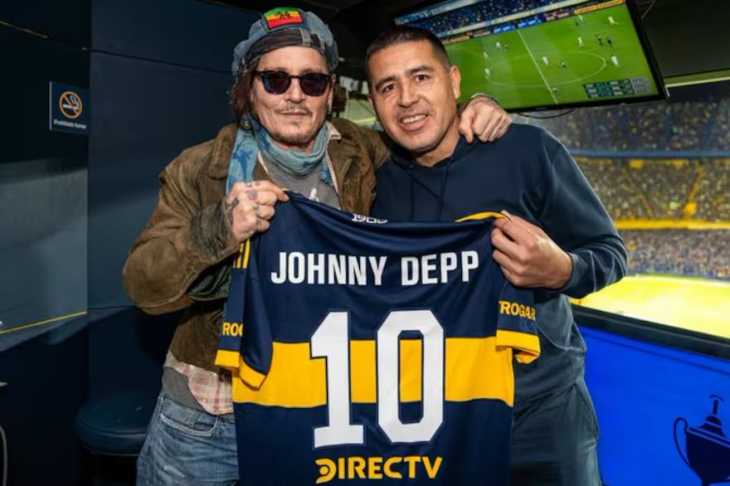 Johnny Depp visitó La Bombonera: fue a ver el partido de Boca y tuvo un encuentro con Riquelme