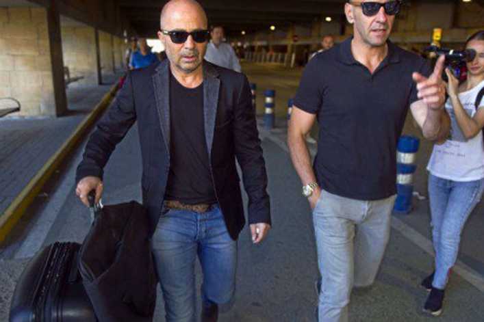 Jorge Sampaoli regresó a la Argentina tras su gira por Europa