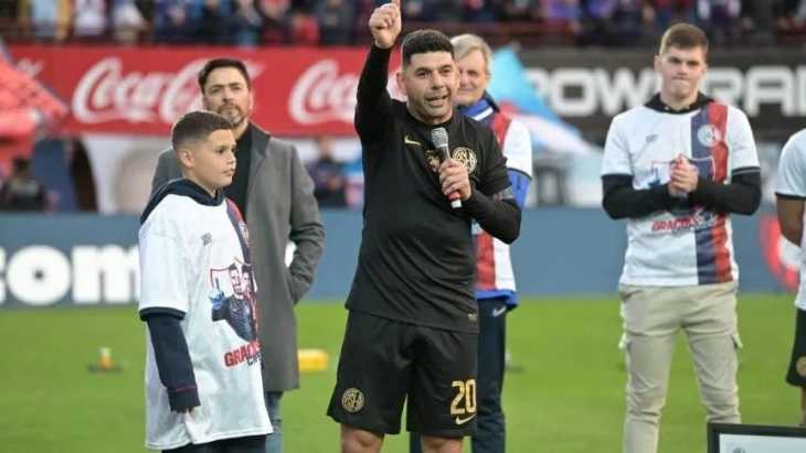 Juan Román Riquelme saludó al ídolo de San Lorenzo Néstor Ortigoza en su despedida