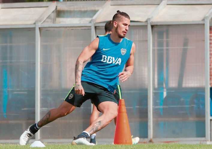 Junior Benítez, desgarrado ¿y fuera de Boca?