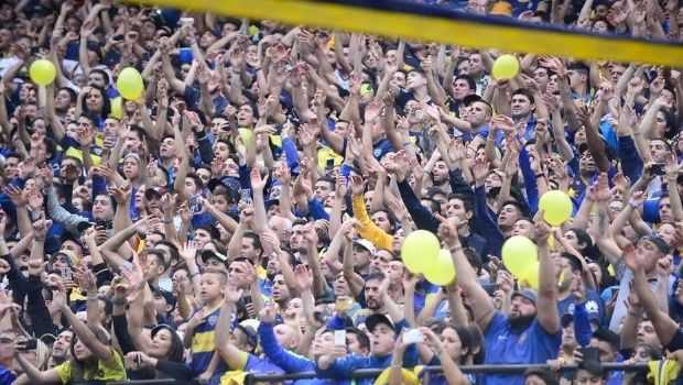 La cargada de los hinchas de Boca a River en la despedida de Cavenaghi