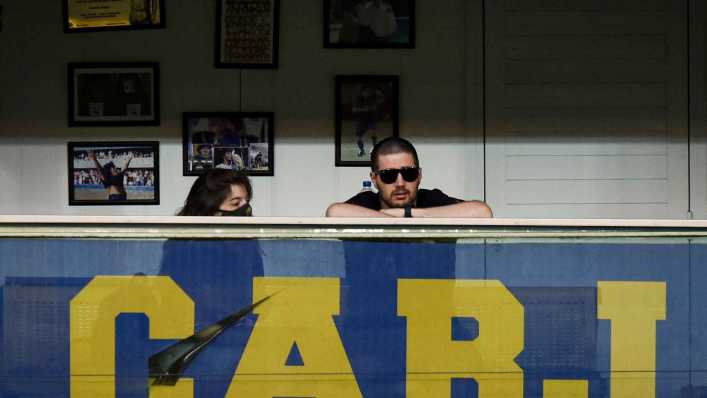 La celebración de Boca Juniors en honor a Maradona: su hija Dalma, en el palco, devastada