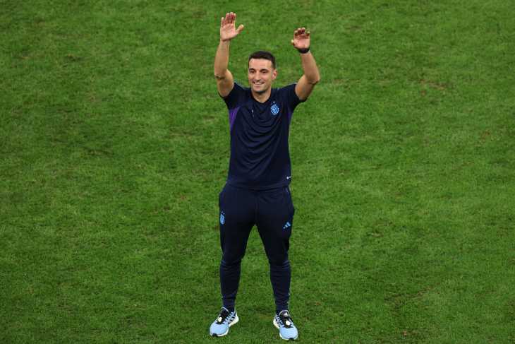 La conmovedora escena que protagonizaron Scaloni y su hijo después de conseguir el pase a Semifinales