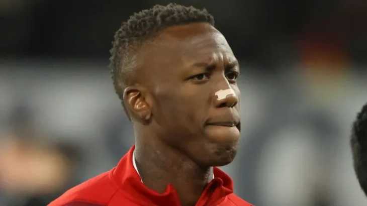 La decisión de Jorge Fosatti con Luis Advíncula que no cayó bien en Perú