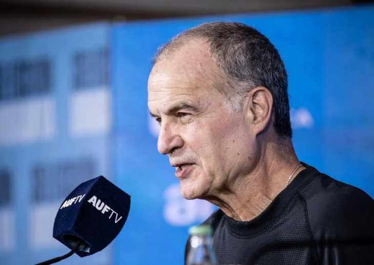 La decisión inesperada de Marcelo Bielsa que beneficia a Boca: Le hizo cambiar los planes