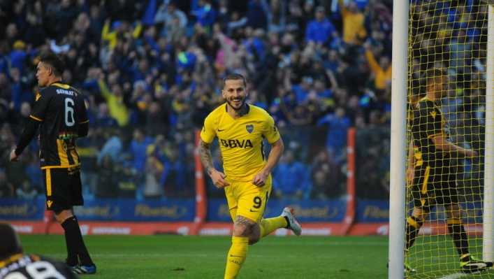 La emocionante historia detrás de cada festejo de gol de Darío Benedetto