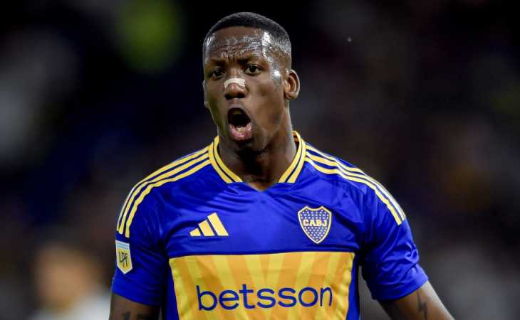 La fuerte frase de Luis Advíncula sobre la chance de irse de Boca que generó revuelo en Perú