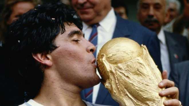 La imagen de Maradona en el cielo que hace estallar las redes