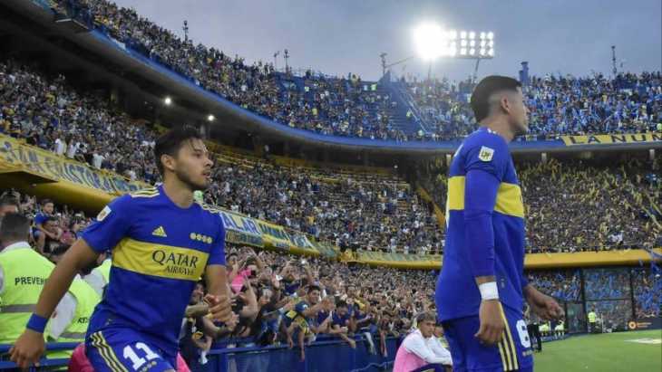 La presencia especial que vio a Boca desde el palco de Maradona