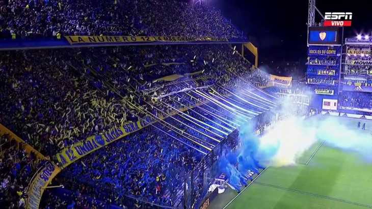 La sorpresiva reacción de los hinchas de Boca en La Bombonera