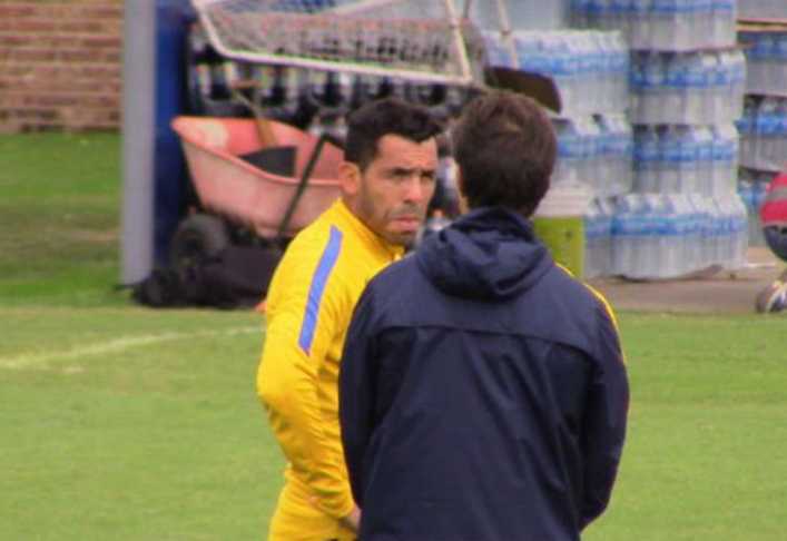 Larga charla entre Barros Schelotto y Tevez