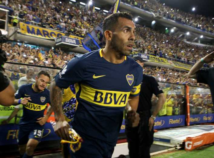 Las 13 mejores imágenes del regreso de Carlos Tevez a la Bombonera