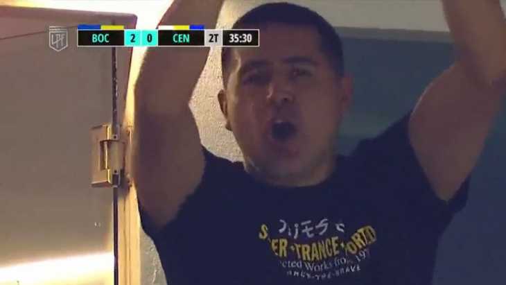 Las dos caras de Román: del festejo con el golazo de Fabra al silencio con el tanto de Tevez por el campeonato