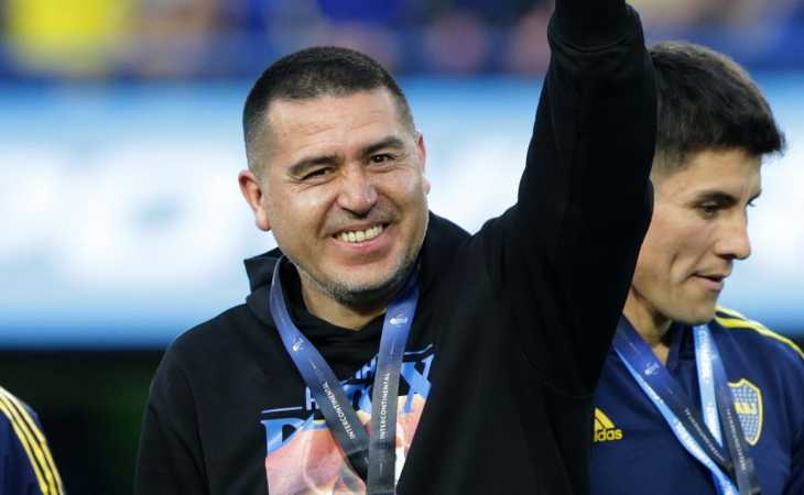 Las dos posiciones que buscará reforzar Juan Román Riquelme primero en Boca para enero