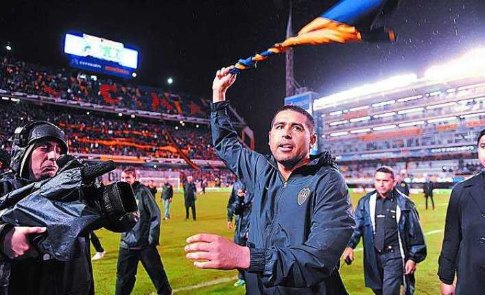 A Riquelme le ofrecerán seguir hasta fines de 2015