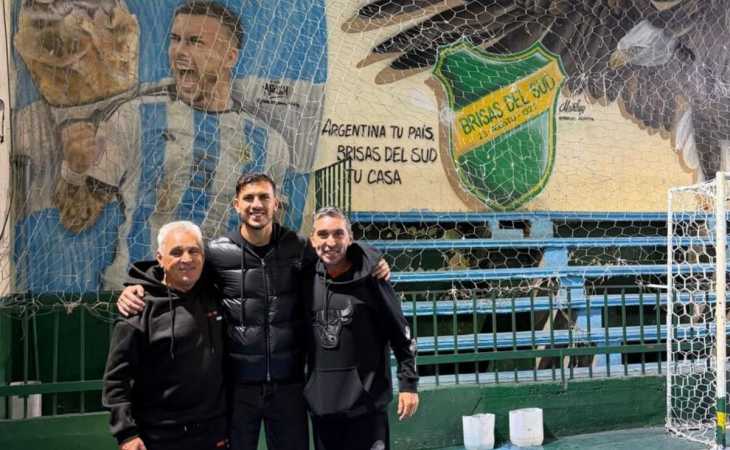 Leandro Paredes tuvo un gesto de crack con el hombre que lo descubrió en su primer club de barrio