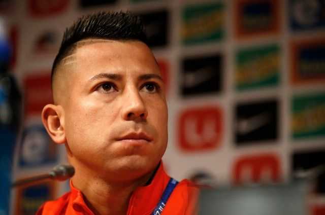 Leonardo Valencia es opción para reforzar a Boca Juniors