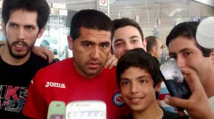 Riquelme llegó a San Juan y fue recibido con el cariño de la gente