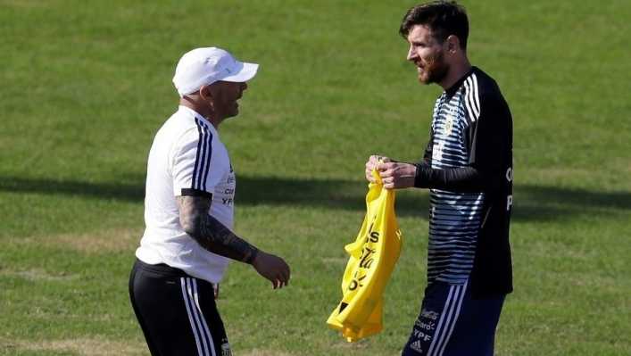 Lo que hizo Bilardo con Diego y ahora Sampaoli repite con Messi