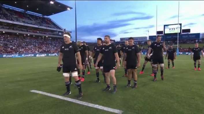 Los All Blacks dedican su haka a Maradona