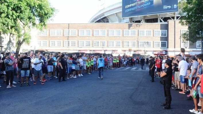 Los mejores memes de la amenaza de bomba en el estadio Tomás A. Ducó