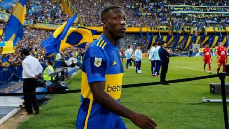 Luis Advíncula inicia trámites para conseguir una nueva nacionalidad: jurará ante una constitución extranjera