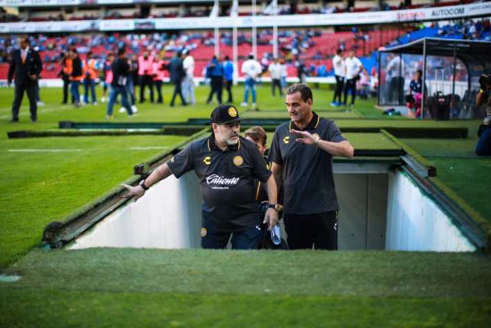 Maradona le hace ojitos a Boca Juniors