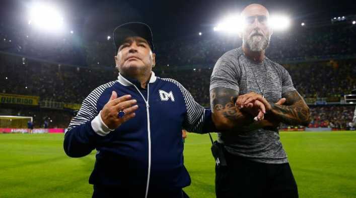 Maradona no dudó y posó con una camiseta de Boca