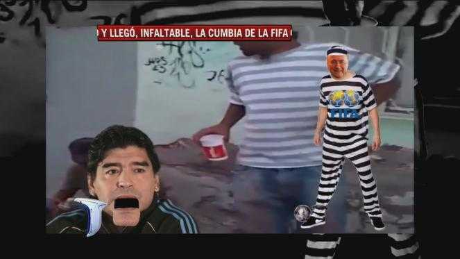 Maradona, junto a Riquelme, Messi y Tevez, le canta una cumbia a 'Blatter y su bandita'