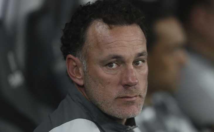 Más problemas para Riquelme: Gabriel Milito y su nueva postura que descoloca al presidente de Boca