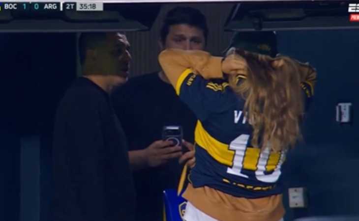 Misterio aclarado: la imagen de Riquelme con Azarenka durante el partido de Boca fue en el entretiempo