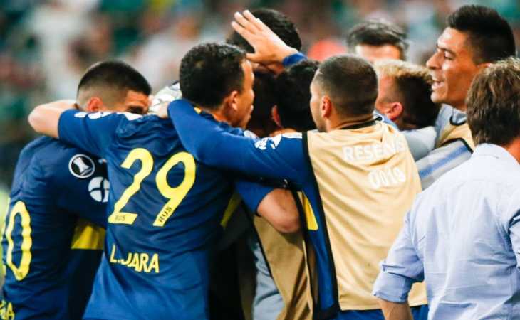 Nahitan Nández jugó en Boca y apareció en una publicación del club en medio de rumores de su regreso