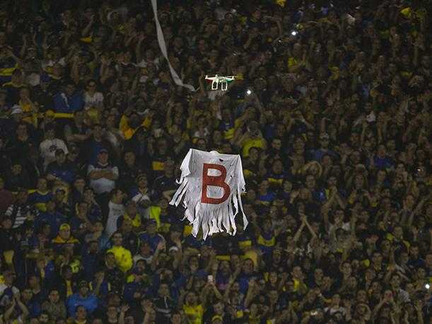 Nueva cargada de Boca a River: El fantasma de la B, modernizado con un drone