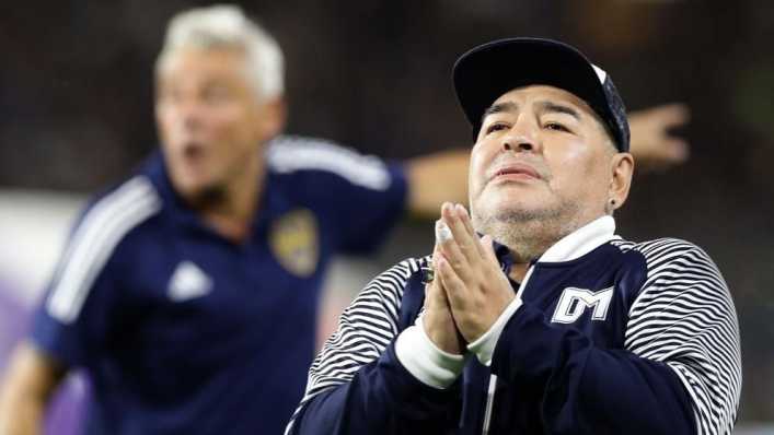 Operan con éxito a Diego Maradona del hematoma subdural