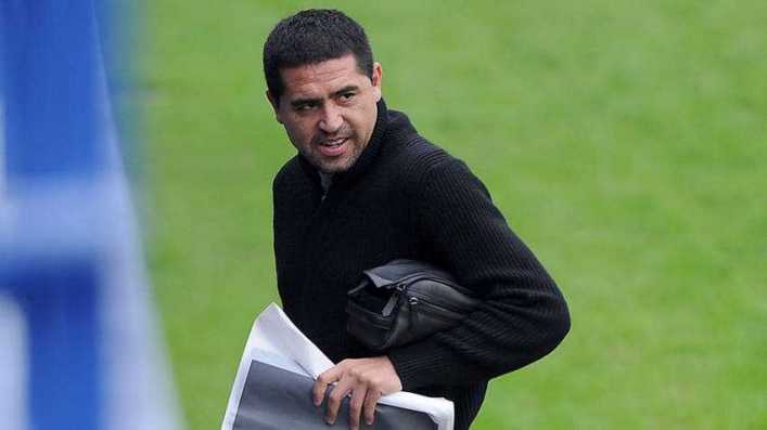 Riquelme pasó por Casa Amarilla pero no se entrenó